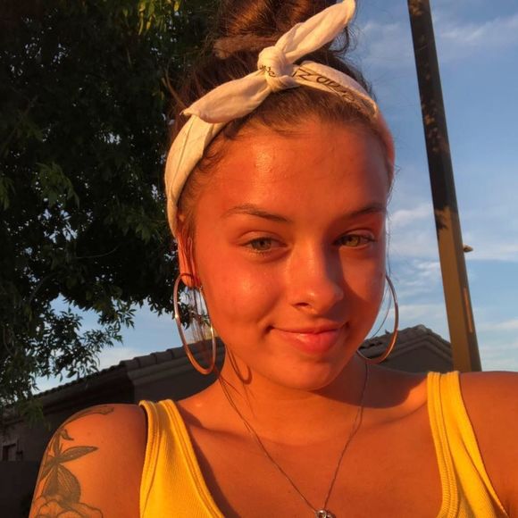 Meet your Posher, Madison - Picture 1 of 1